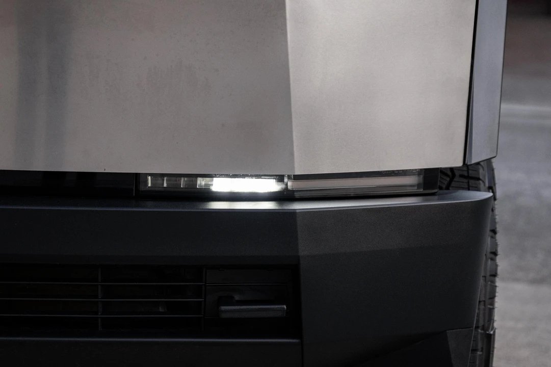 2024 Tesla Cybertruck - Image 26 of 31