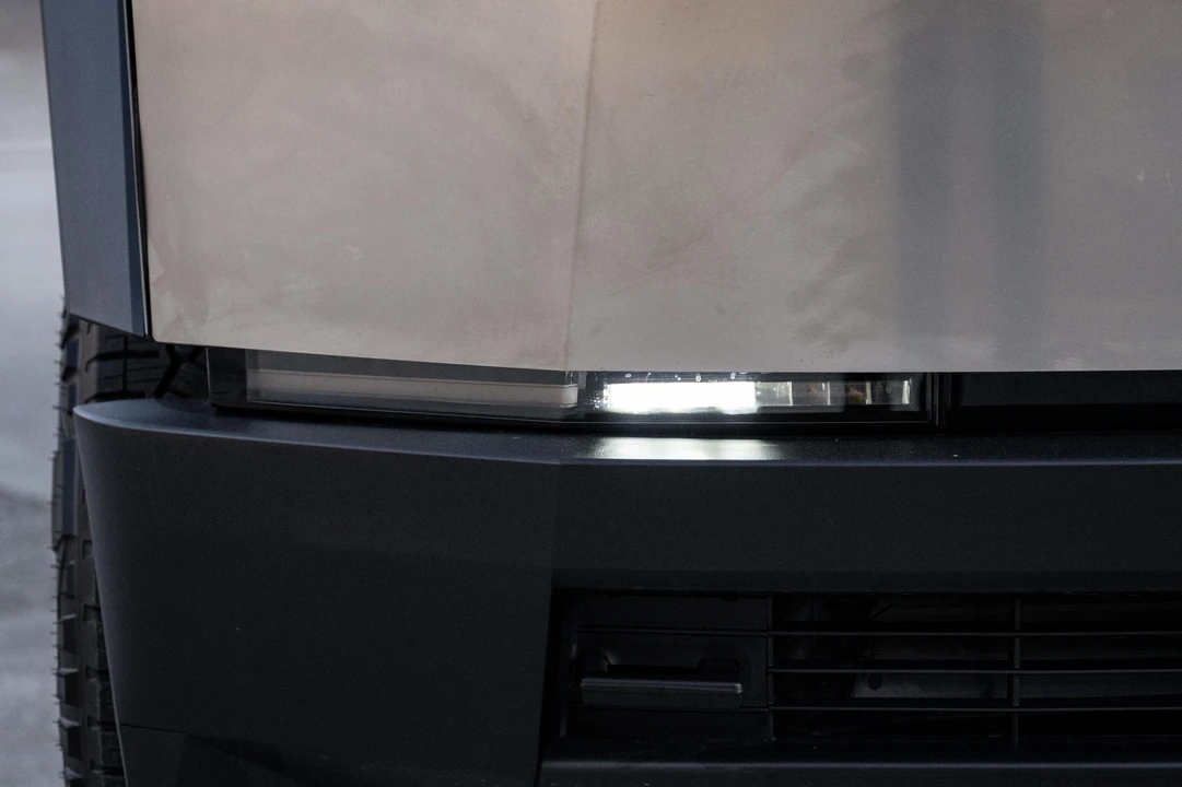 2024 Tesla Cybertruck - Image 25 of 31