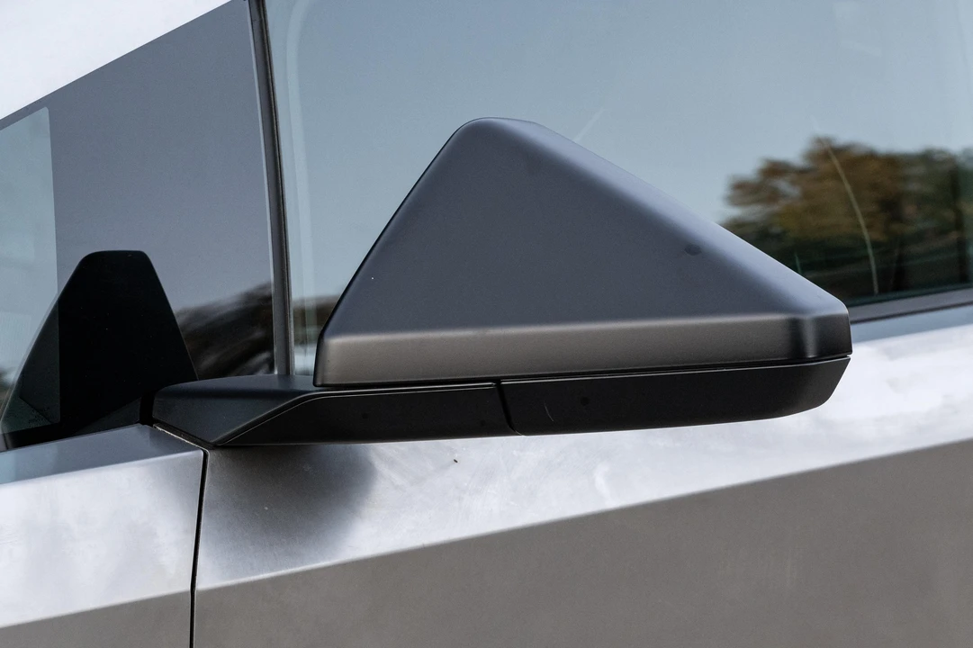 2024 Tesla Cybertruck - Image 29 of 31