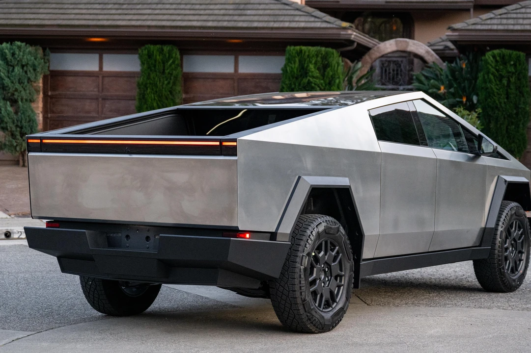 2024 Tesla Cybertruck - Image 9 of 31