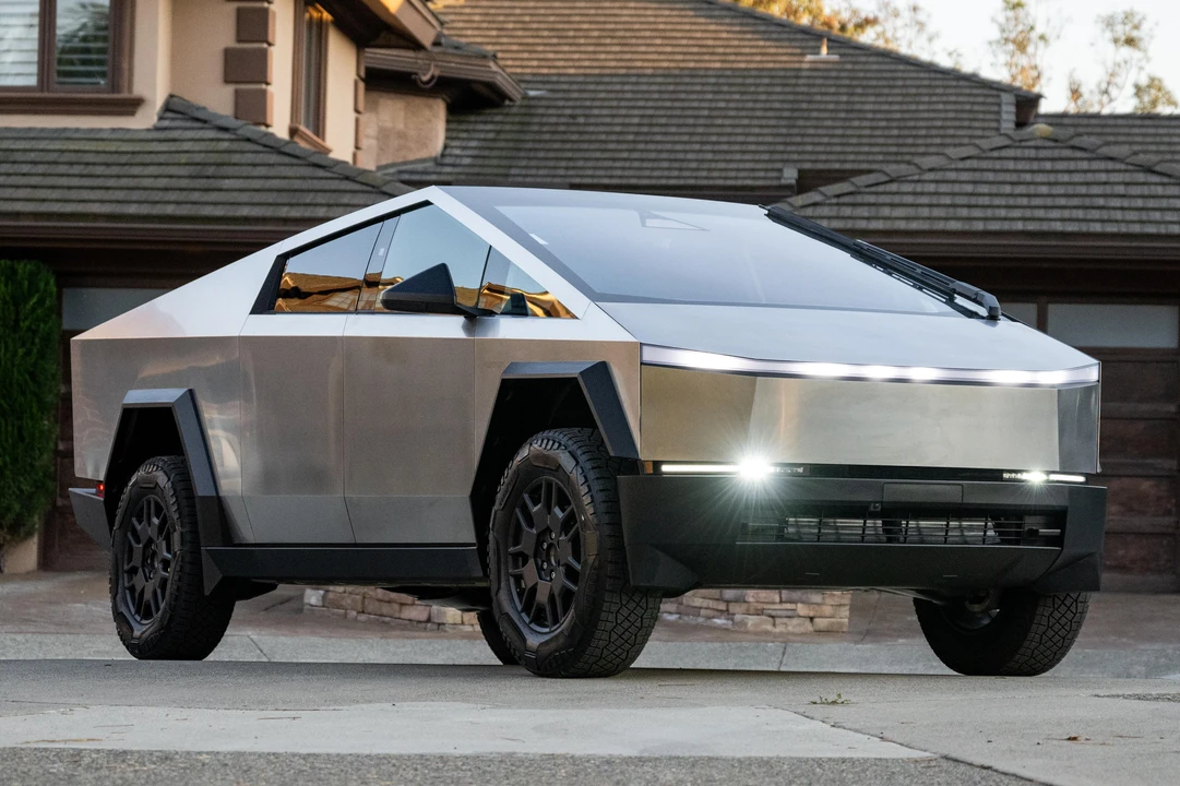 2024 Tesla Cybertruck - Image 11 of 31