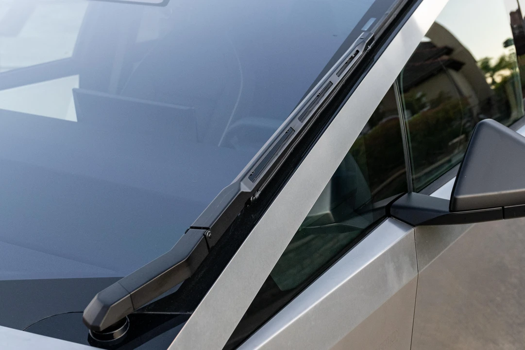 2024 Tesla Cybertruck - Image 28 of 31
