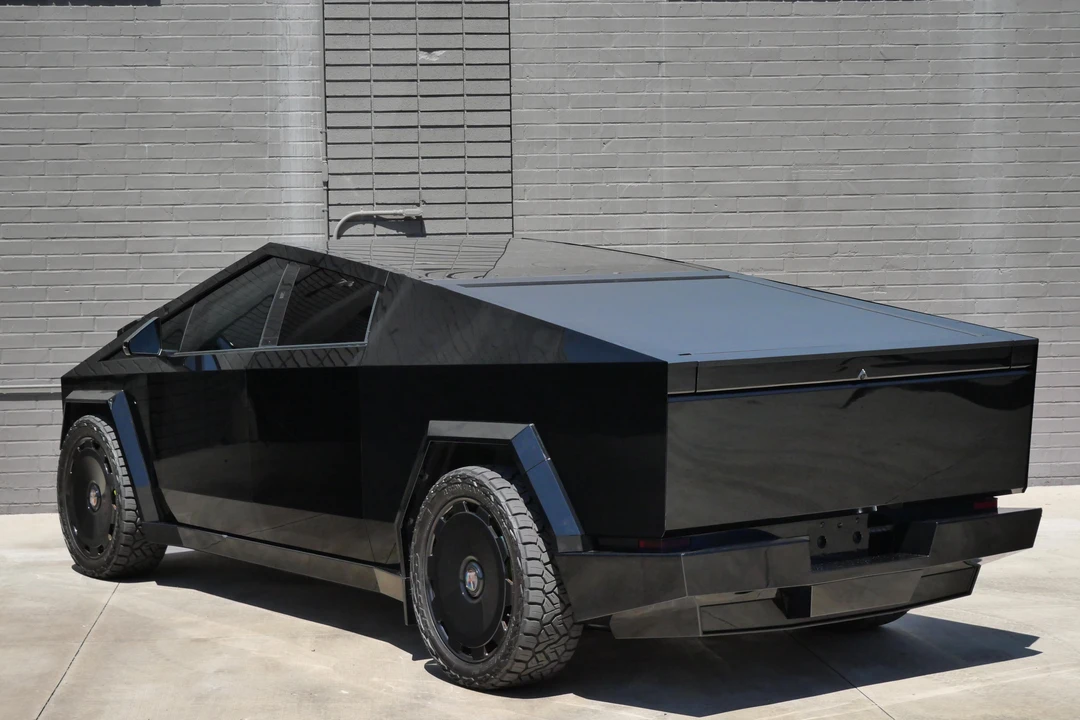 2024 Tesla Cybertruck - Image 9 of 31