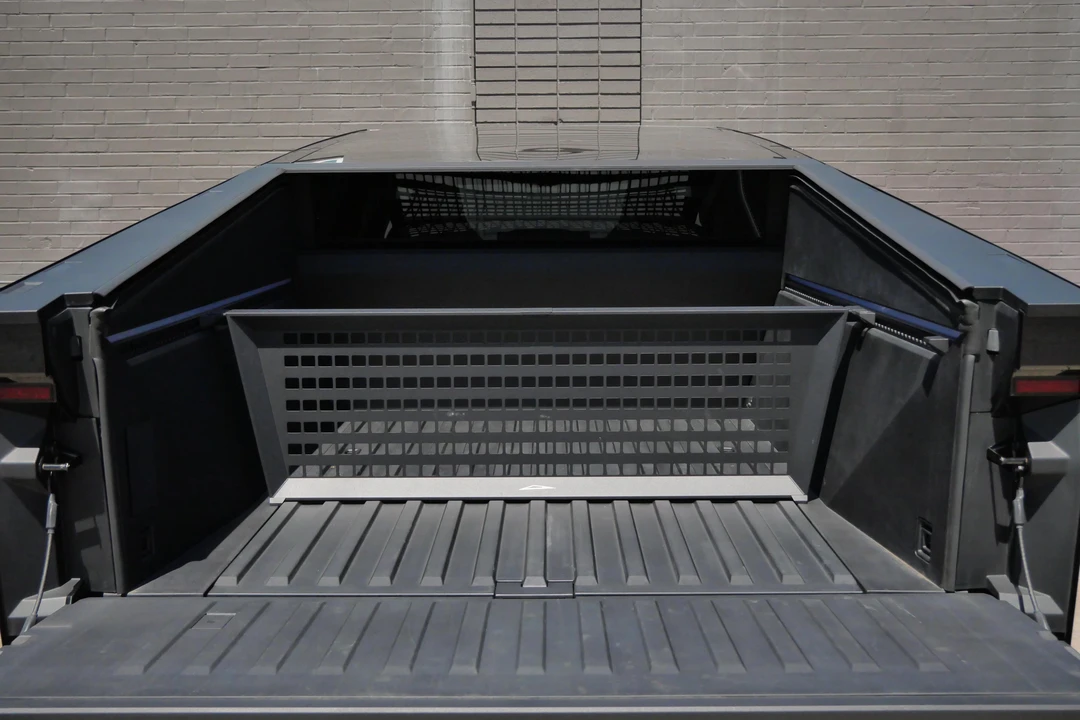 2024 Tesla Cybertruck - Image 30 of 31