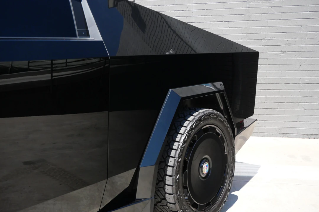 2024 Tesla Cybertruck - Image 24 of 31