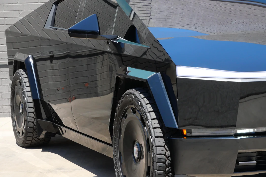 2024 Tesla Cybertruck - Image 15 of 31