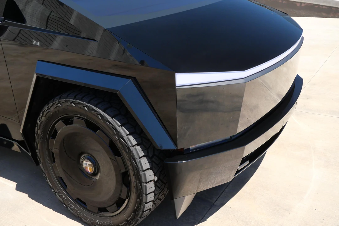 2024 Tesla Cybertruck - Image 14 of 31