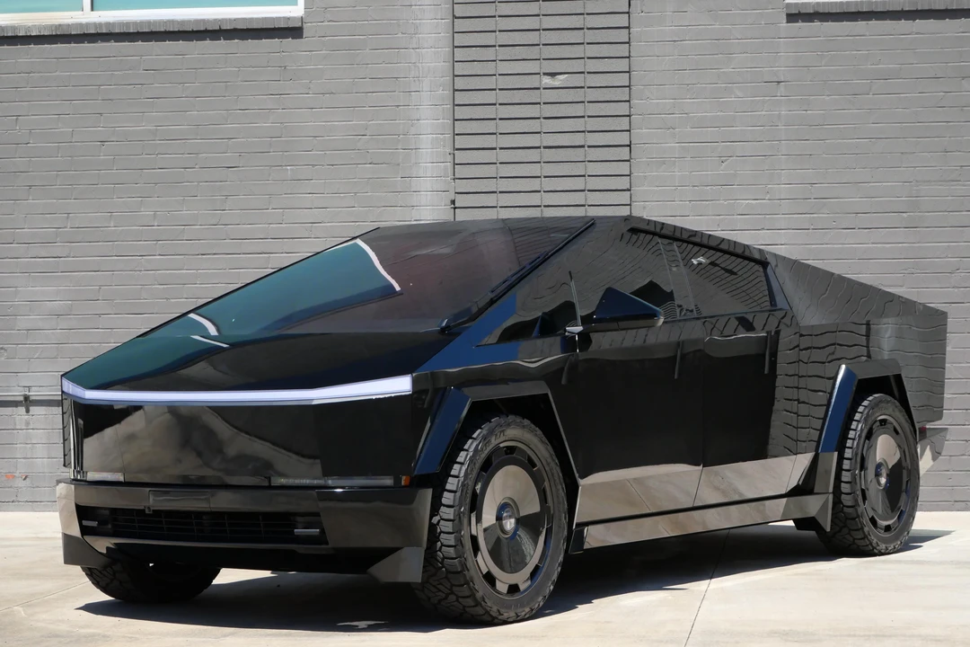 2024 Tesla Cybertruck - Image 8 of 31