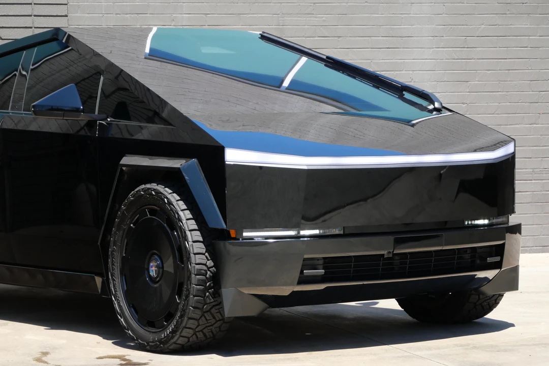 2024 Tesla Cybertruck - Image 16 of 31