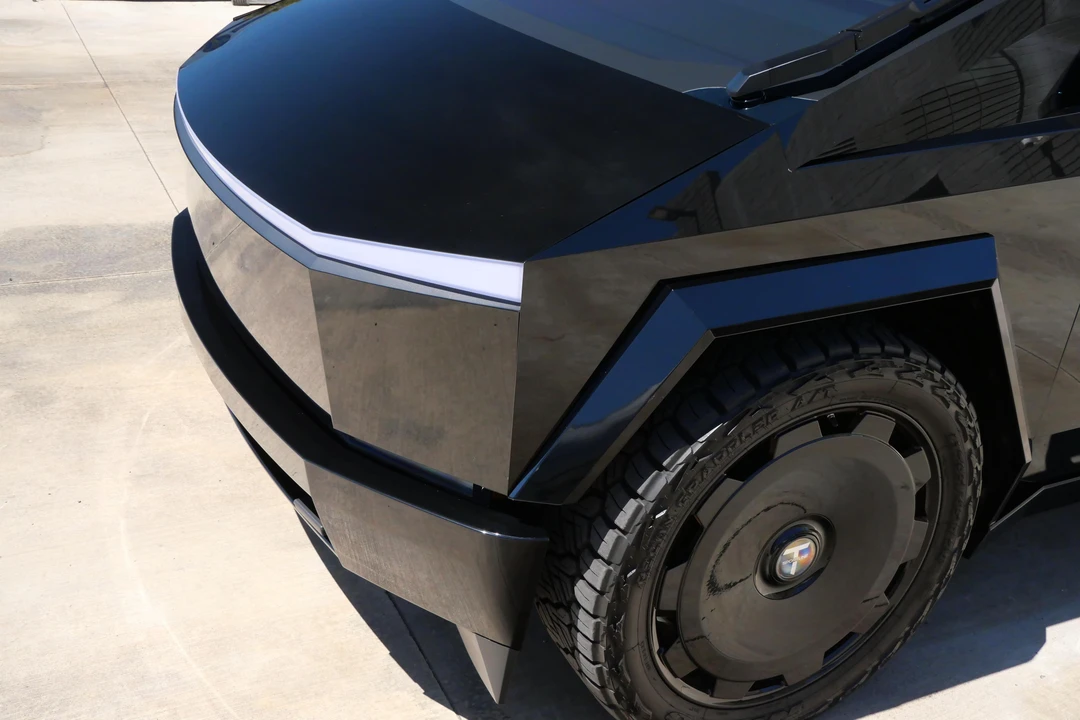 2024 Tesla Cybertruck - Image 19 of 31