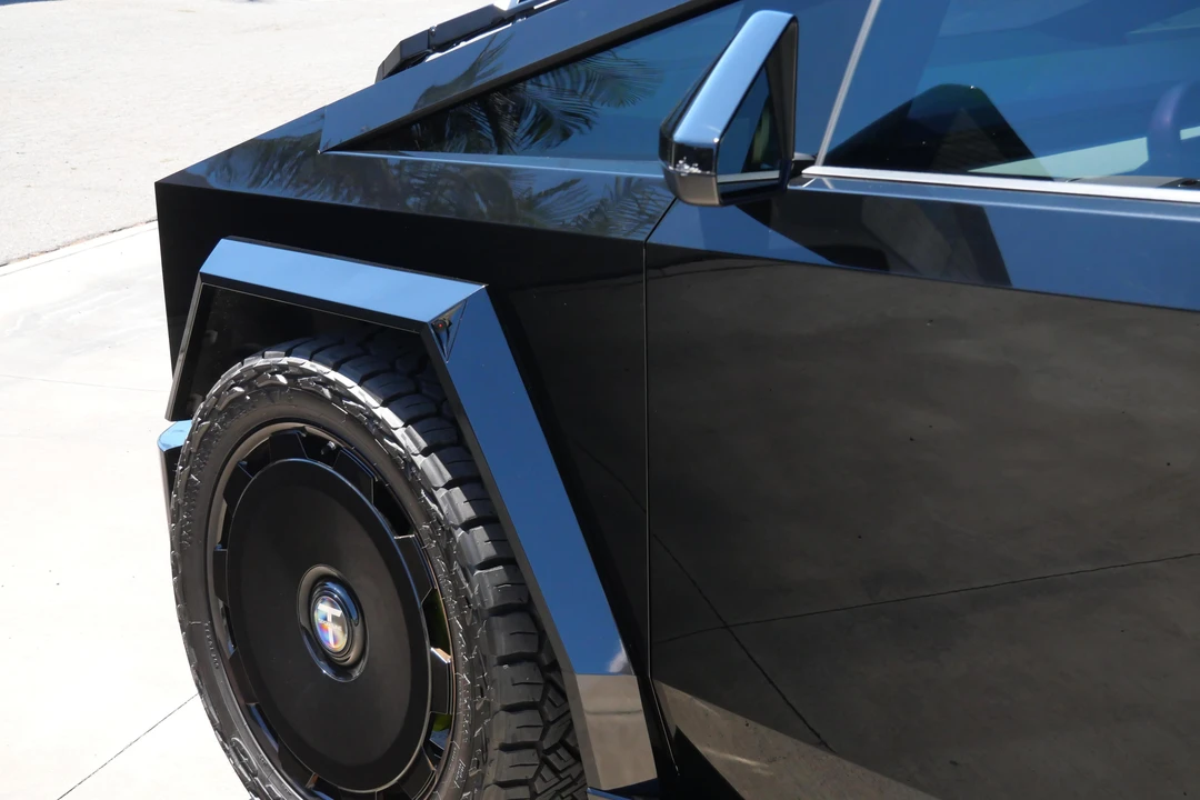 2024 Tesla Cybertruck - Image 22 of 31