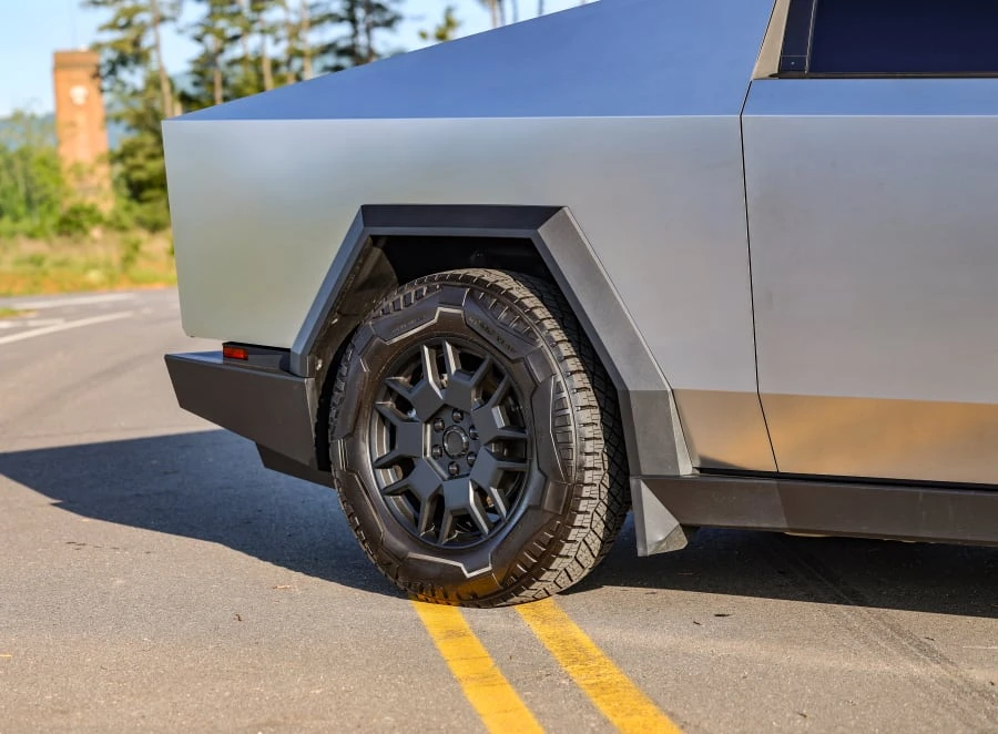 2024 Tesla Cybertruck - Image 26 of 31
