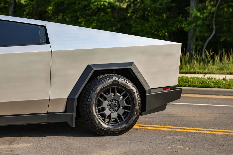 2024 Tesla Cybertruck - Image 30 of 31