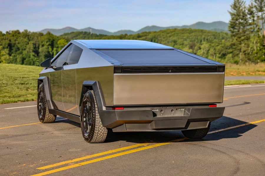 2024 Tesla Cybertruck - Image 14 of 31