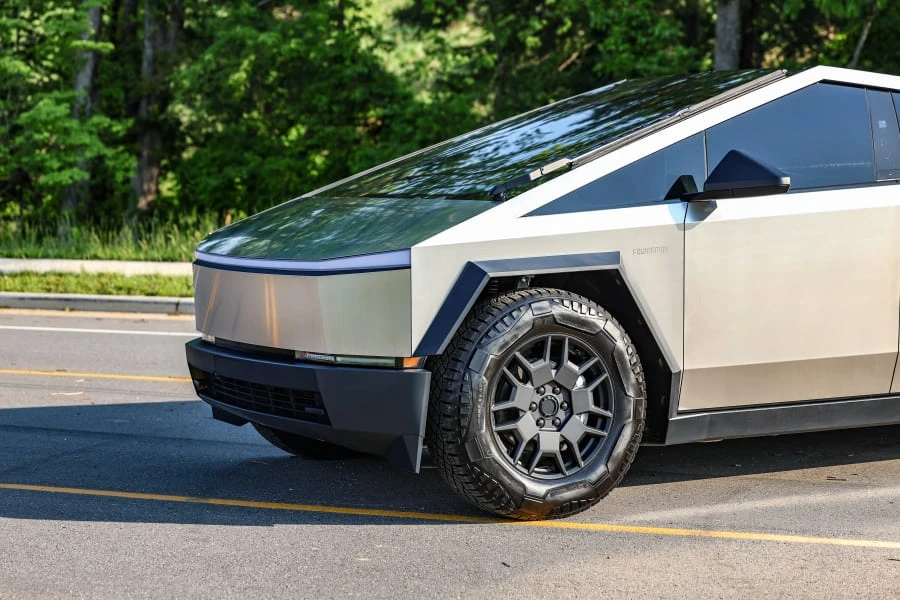 2024 Tesla Cybertruck - Image 29 of 31