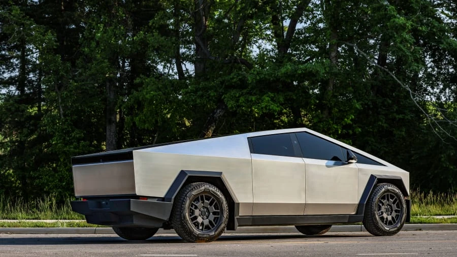 2024 Tesla Cybertruck - Image 11 of 31