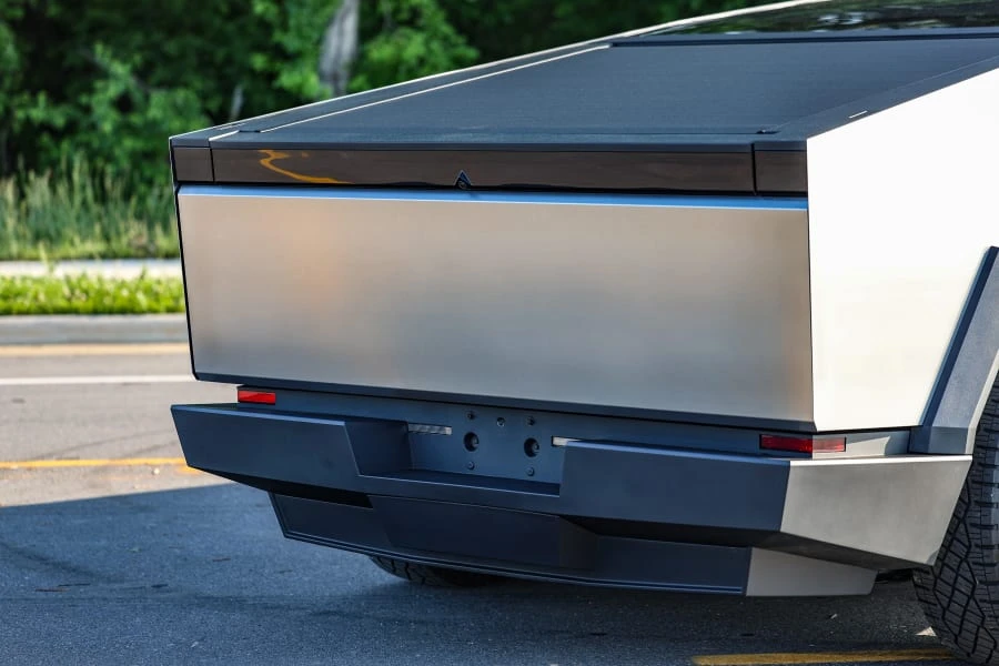 2024 Tesla Cybertruck - Image 16 of 31