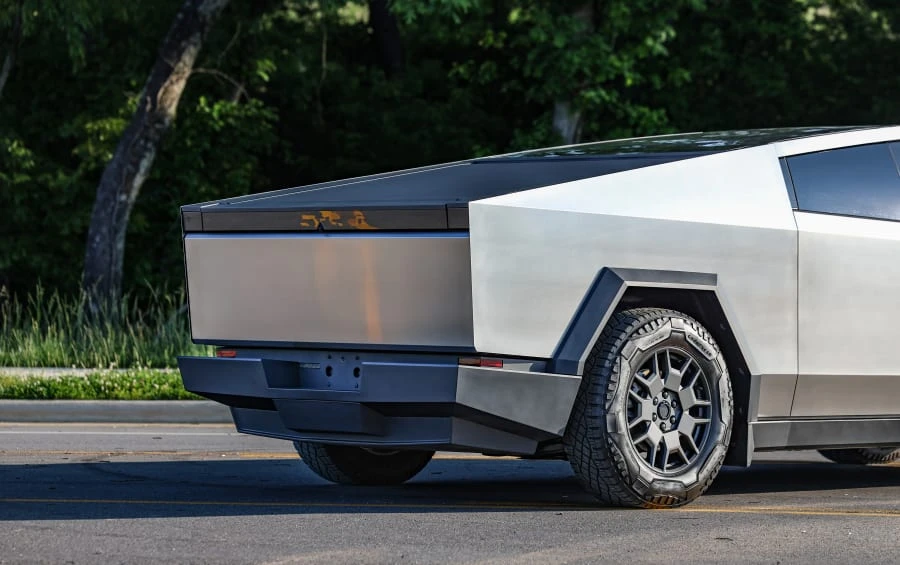 2024 Tesla Cybertruck - Image 19 of 31