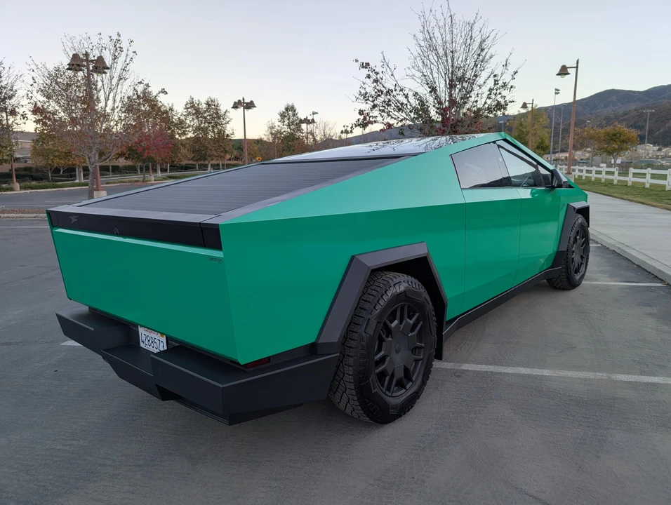 2024 Tesla Cybertruck - Image 9 of 31