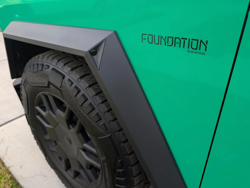 2024 Tesla Cybertruck - Image 17 of 31