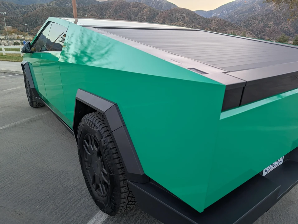 2024 Tesla Cybertruck - Image 24 of 31