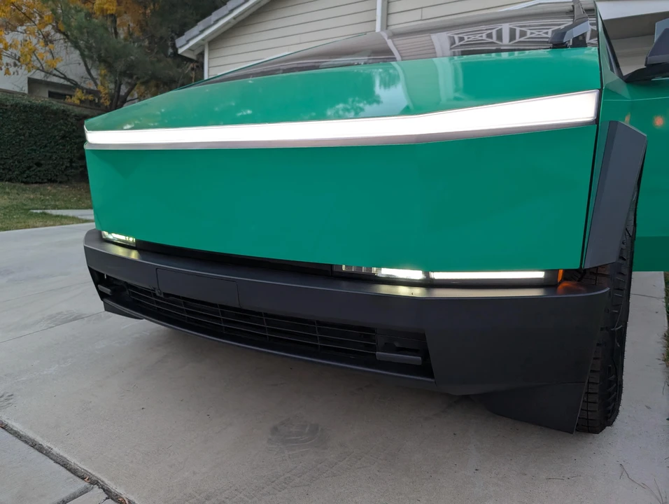 2024 Tesla Cybertruck - Image 16 of 31