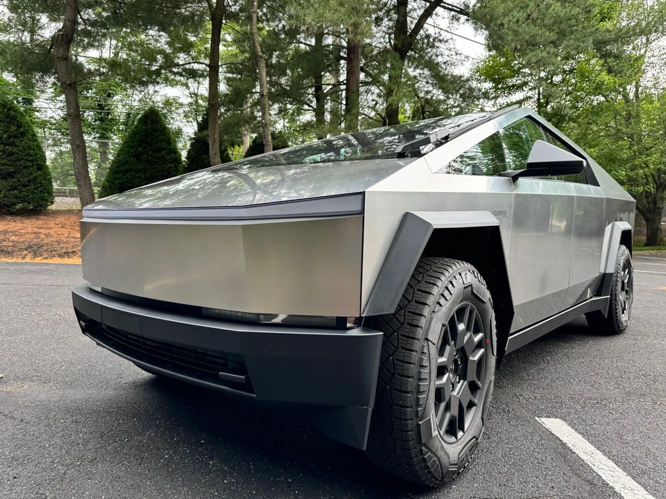2024 Tesla Cybertruck - Image 8 of 18