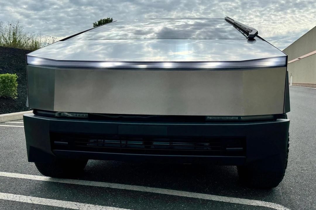 2024 Tesla Cybertruck - Image 2 of 18