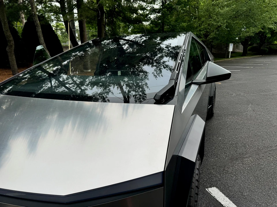 2024 Tesla Cybertruck - Image 11 of 18