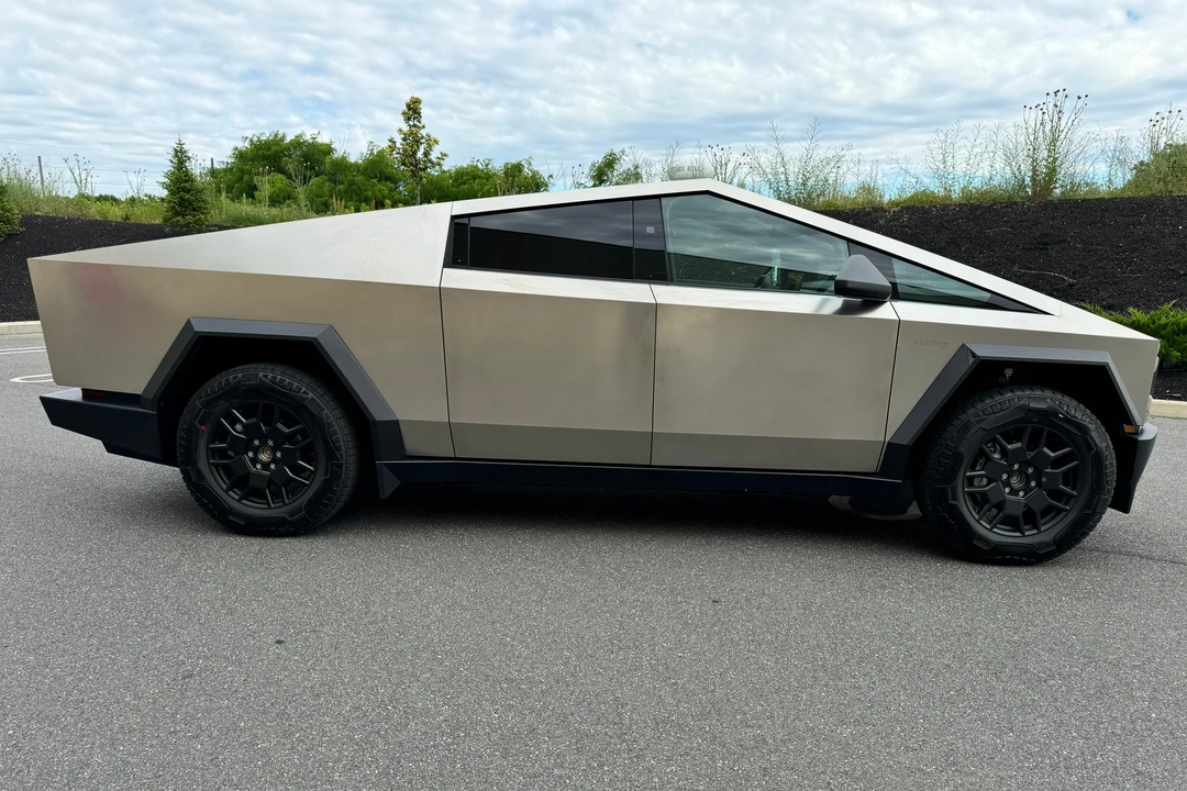 2024 Tesla Cybertruck - Image 3 of 18