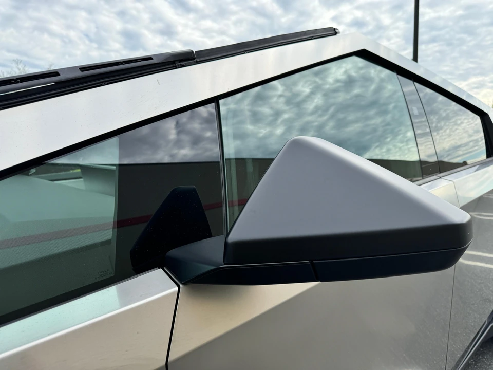 2024 Tesla Cybertruck - Image 15 of 18