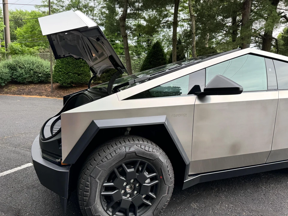 2024 Tesla Cybertruck - Image 13 of 18