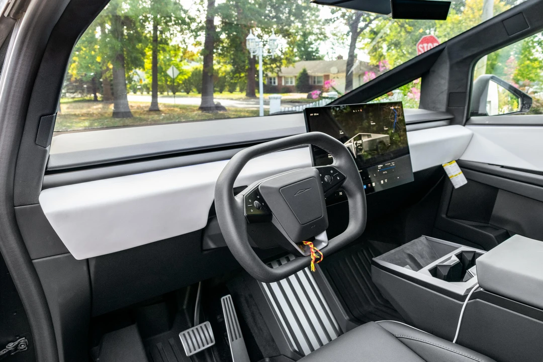 2024 Tesla Cybertruck - Image 16 of 31