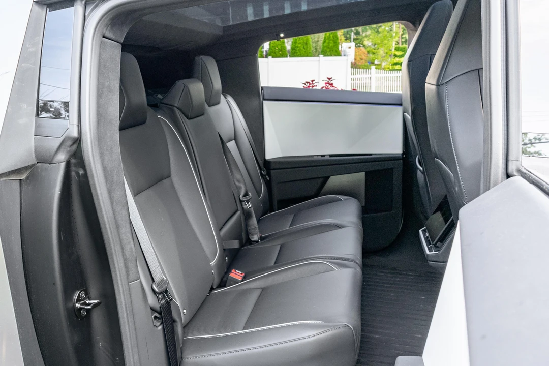 2024 Tesla Cybertruck - Image 21 of 31