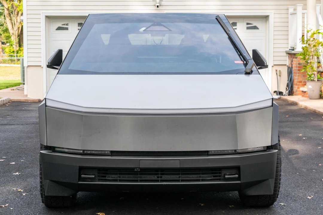 2024 Tesla Cybertruck - Image 2 of 31