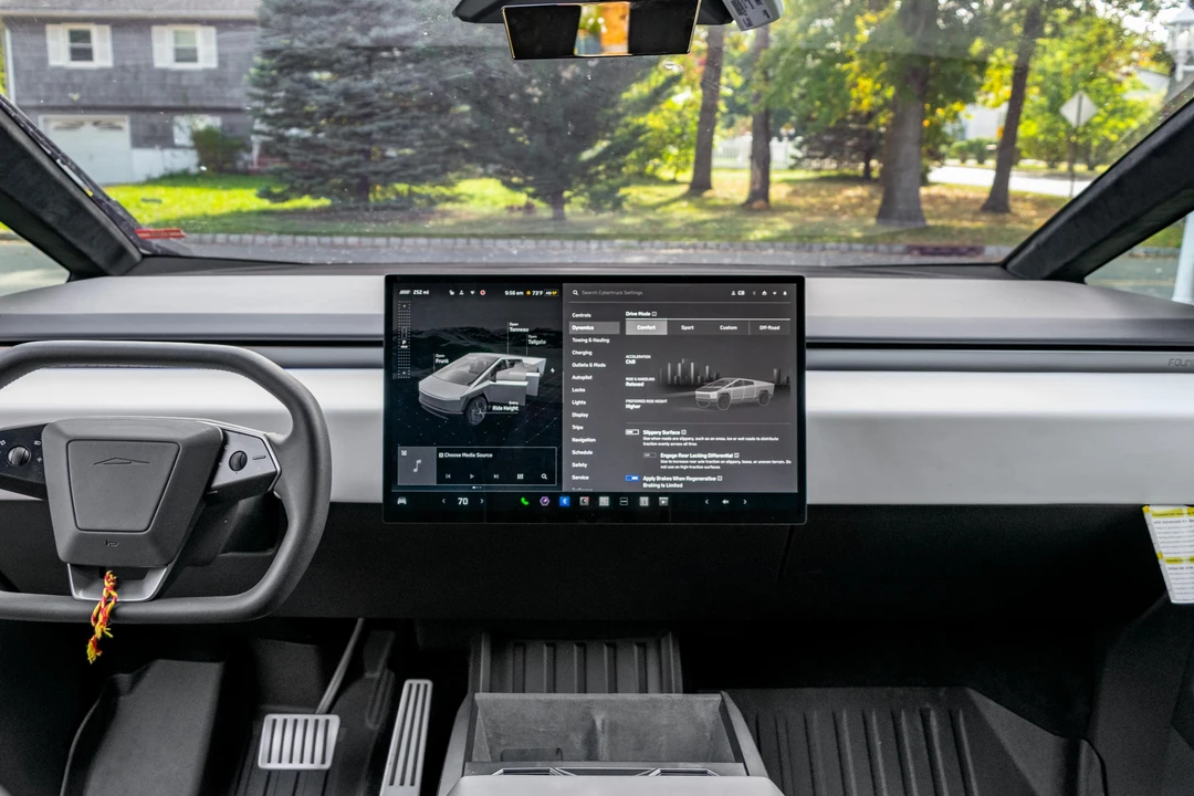 2024 Tesla Cybertruck - Image 24 of 31