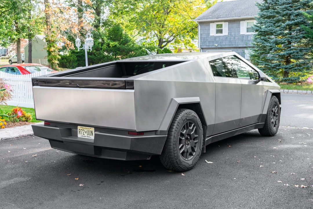 2024 Tesla Cybertruck - Image 7 of 31