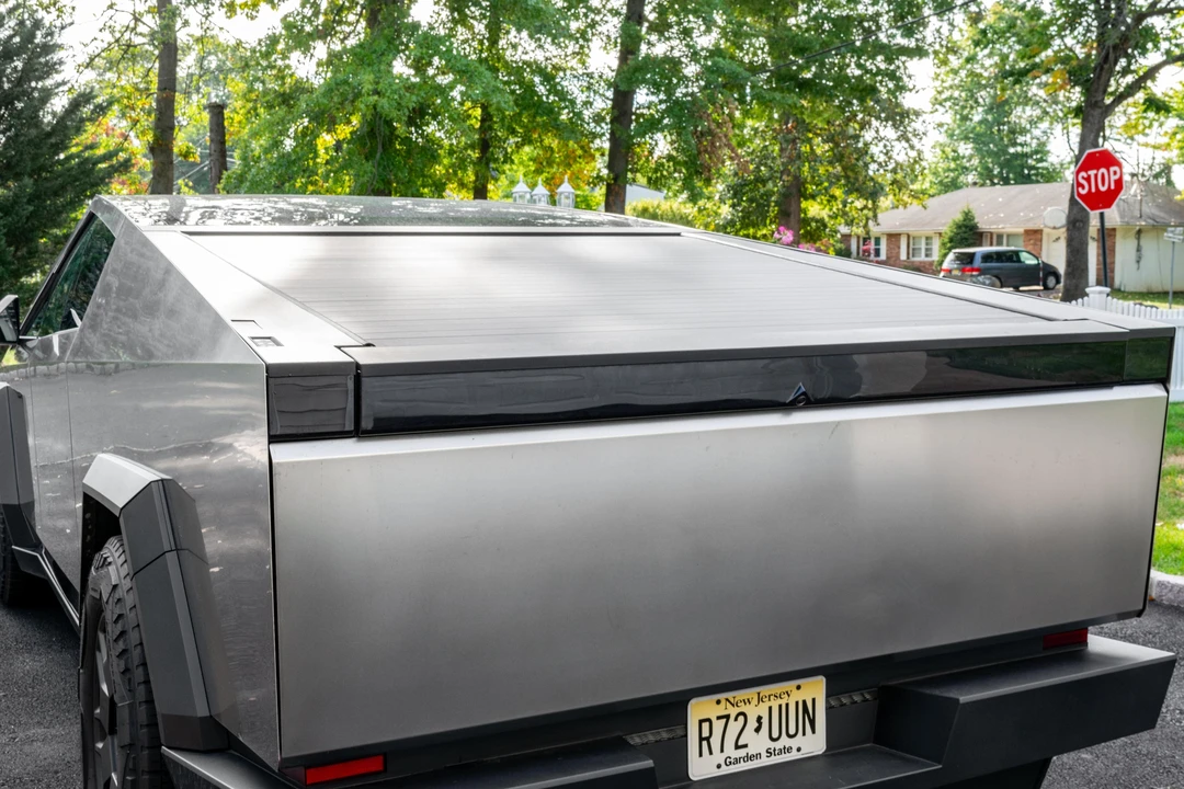 2024 Tesla Cybertruck - Image 9 of 31
