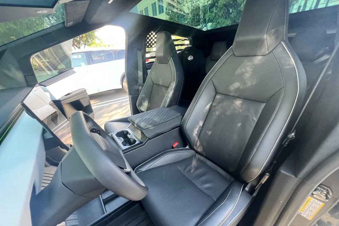 2024 Tesla Cybertruck - Image 27 of 31