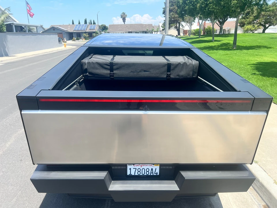 2024 Tesla Cybertruck - Image 13 of 31