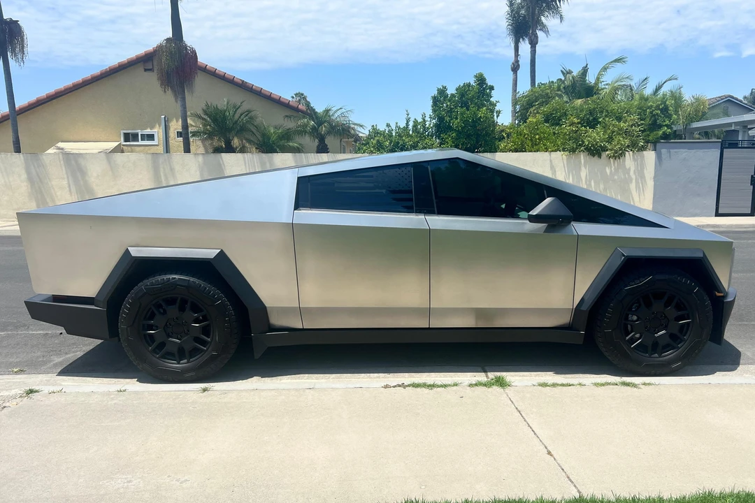 2024 Tesla Cybertruck - Image 3 of 31