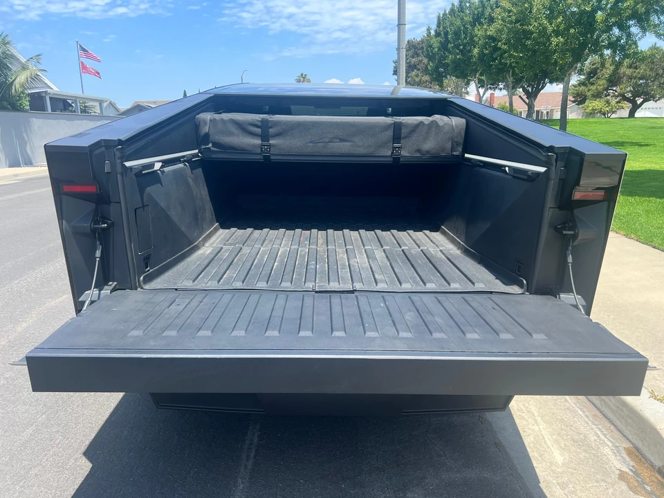 2024 Tesla Cybertruck - Image 19 of 31