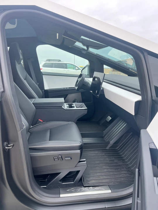 2024 Tesla Cybertruck - Image 31 of 31