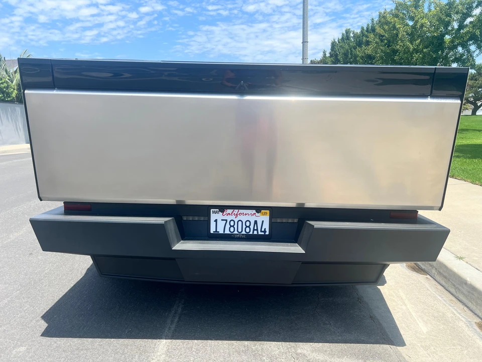 2024 Tesla Cybertruck - Image 12 of 31