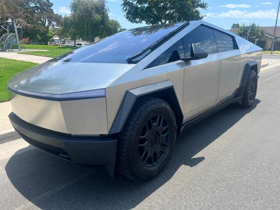 2024 Tesla Cybertruck - Image 7 of 31