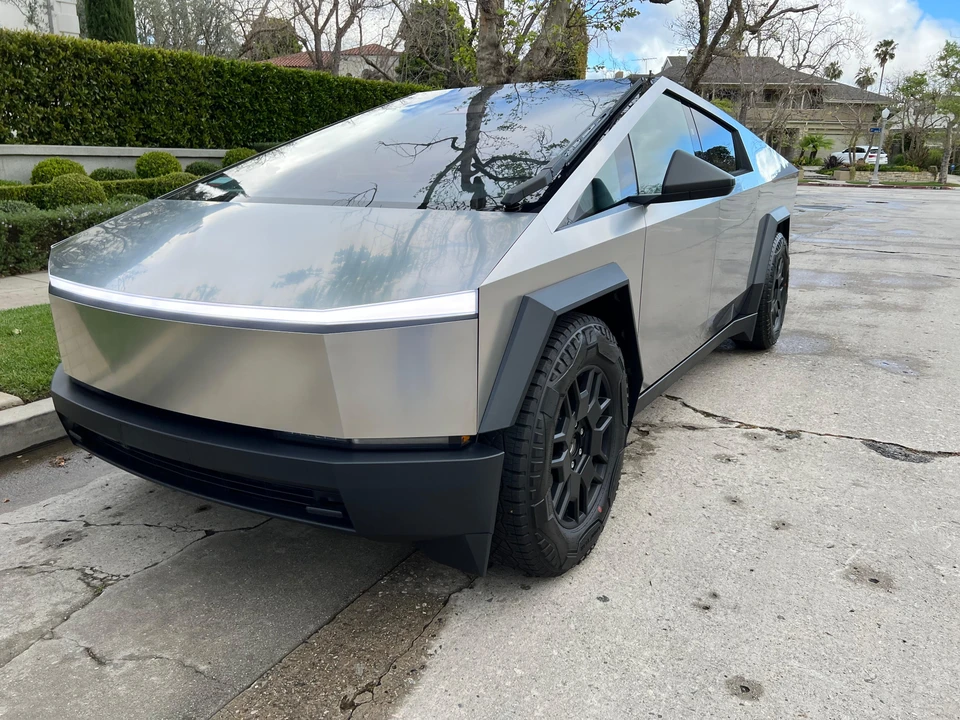 2024 Tesla Cybertruck - Image 14 of 31