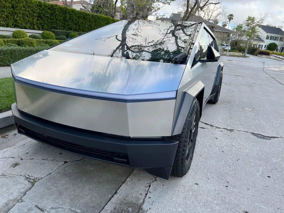 2024 Tesla Cybertruck - Image 13 of 31