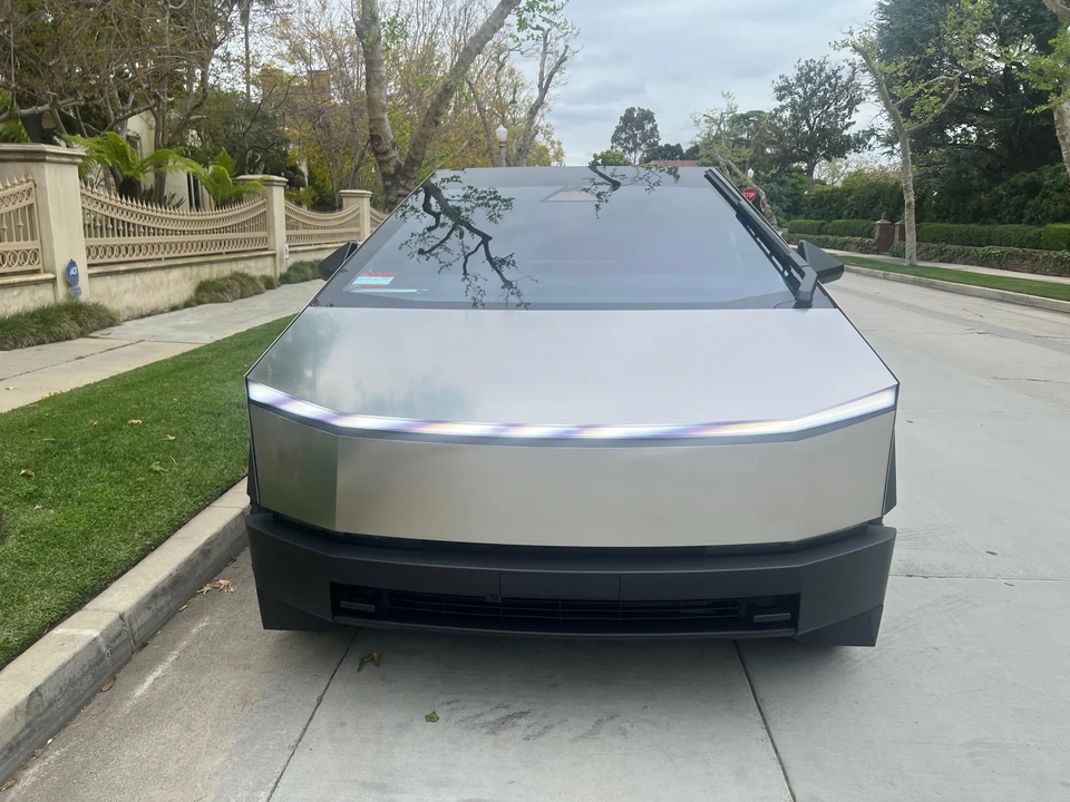 2024 Tesla Cybertruck - Image 6 of 31