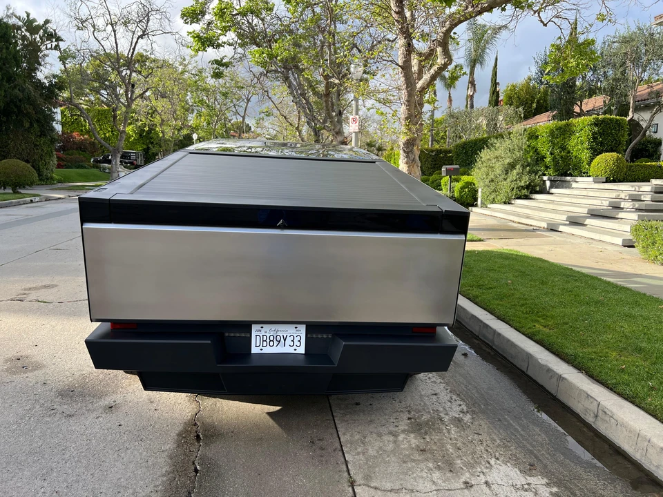 2024 Tesla Cybertruck - Image 27 of 31