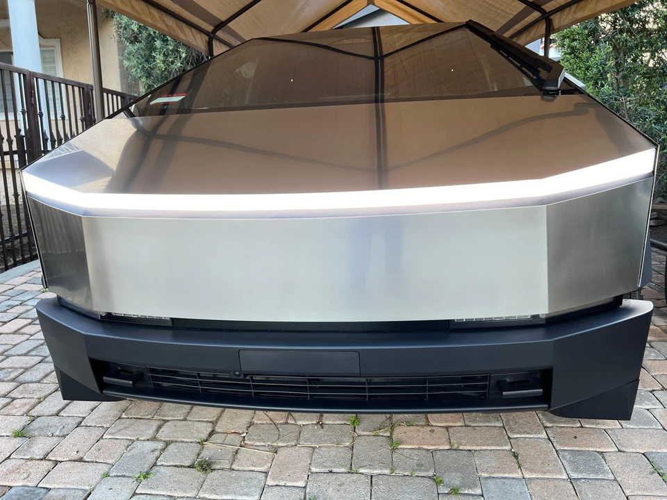 2024 Tesla Cybertruck - Image 10 of 31